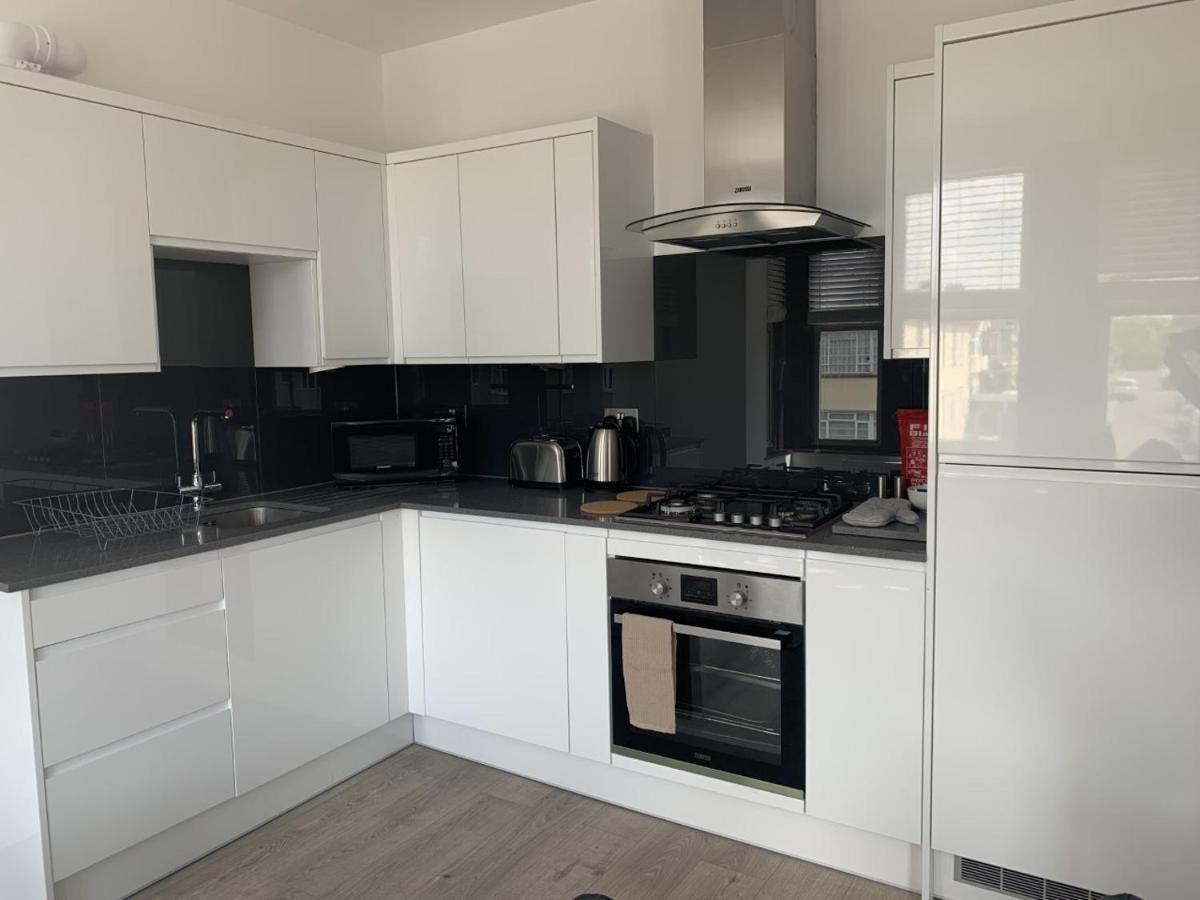 Morland Apartments - Hornchurch Лондон Экстерьер фото