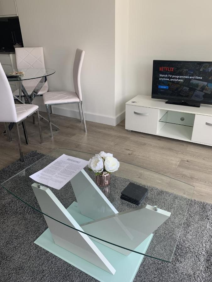 Morland Apartments - Hornchurch Лондон Экстерьер фото