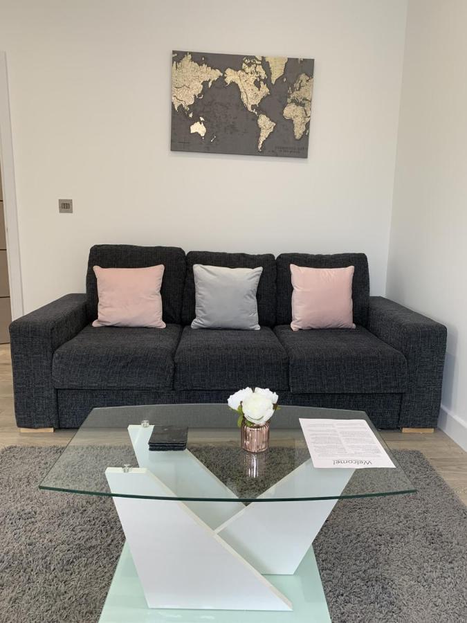 Morland Apartments - Hornchurch Лондон Экстерьер фото