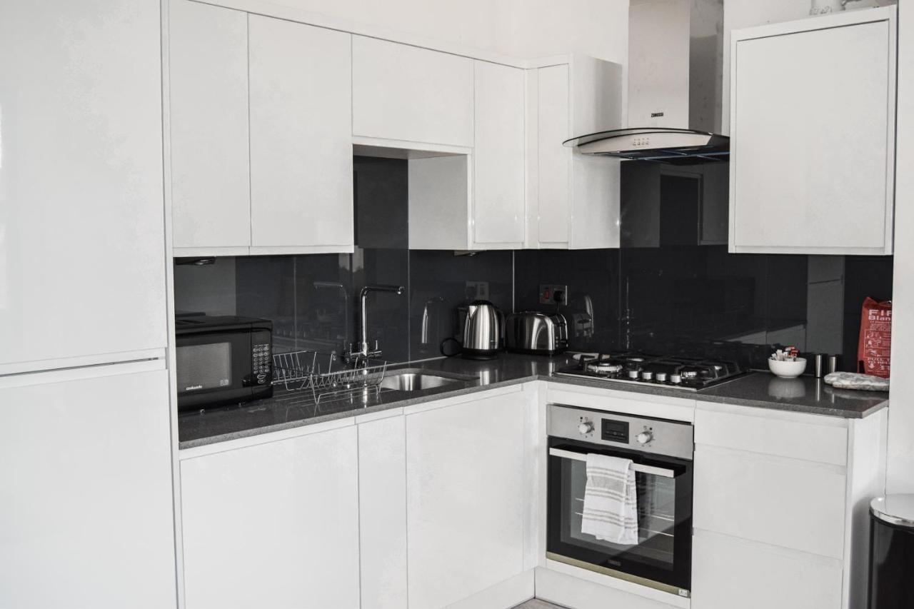 Morland Apartments - Hornchurch Лондон Экстерьер фото