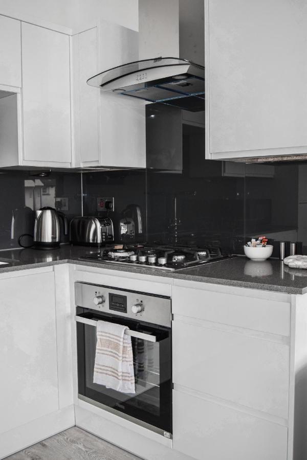 Morland Apartments - Hornchurch Лондон Экстерьер фото